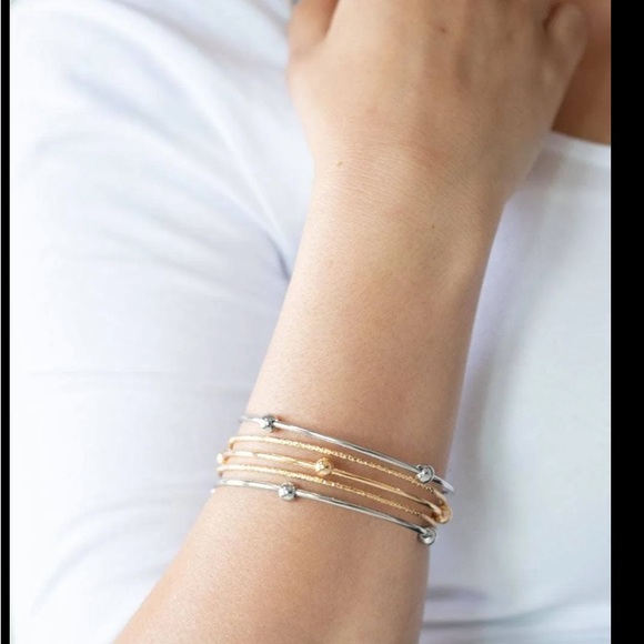 Paparazzi Bracelet / Stellar Orbit / Multi - Picture 3 of 5